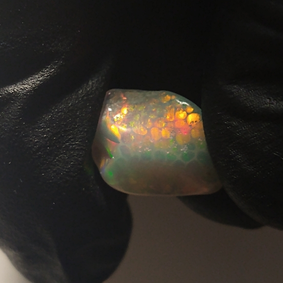 Very Bright Full Spectrum Opal With Honeycomb and Digit Patterns - Picture 15 of 16